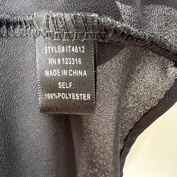 Woman’s Black Chiffon Ruffle Flowy layered crop tank top. Size M. - Picture 4 of 7